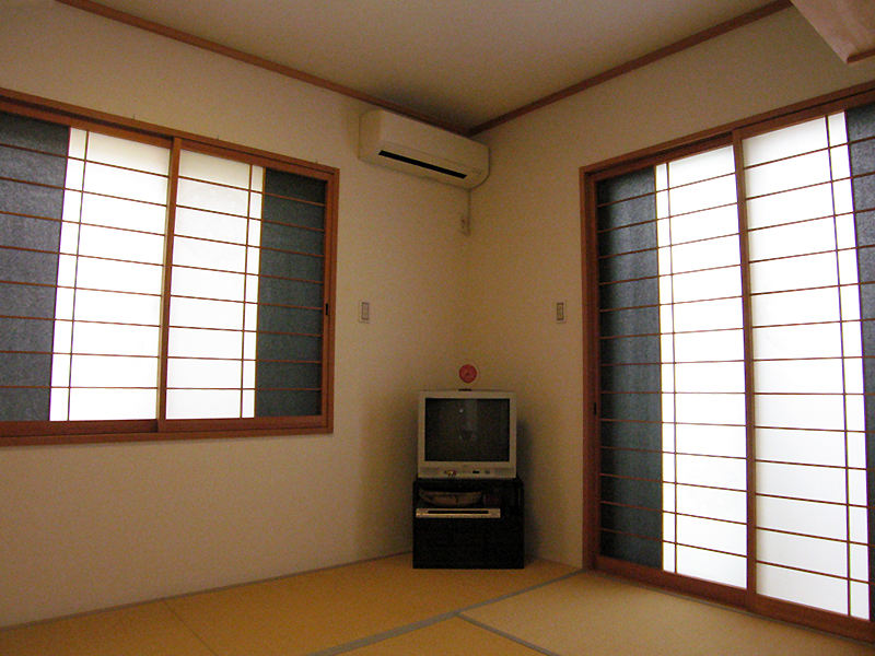 黒い障子紙と伊勢型紙