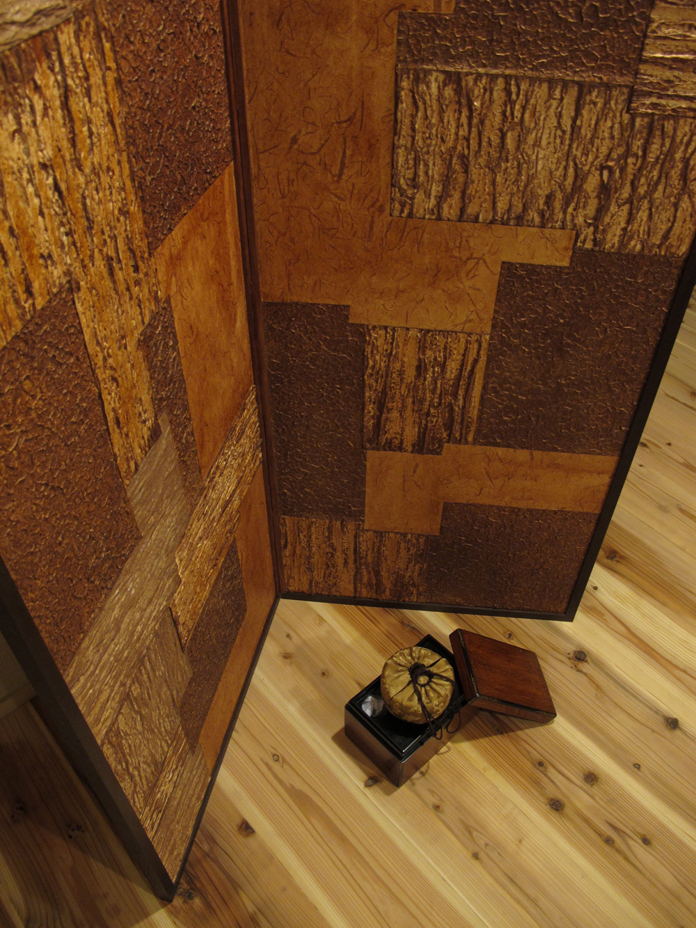 柿渋紙ランダム張り屏風