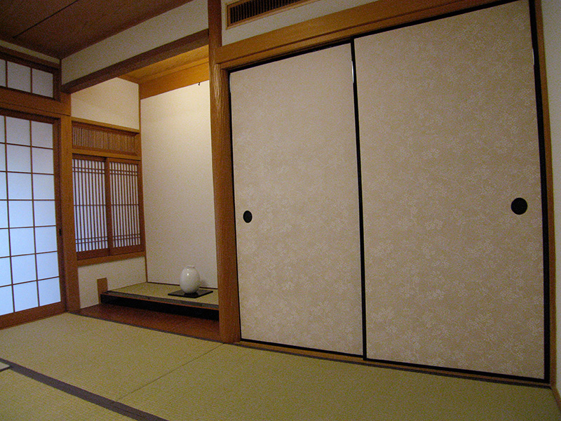 京からかみ「影日向枝桜」の襖