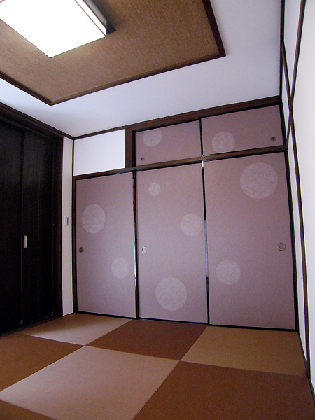 伊勢型紙（花唐草）の襖