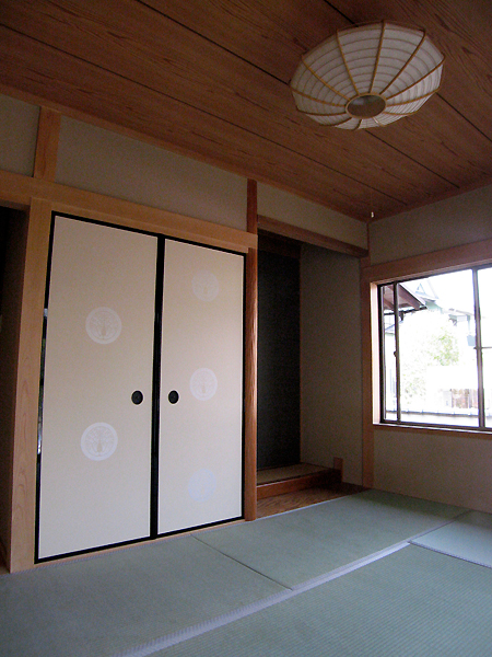 家紋襖（抱き茗荷）