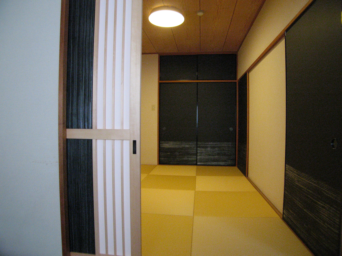 雲母刷毛引きのふすま