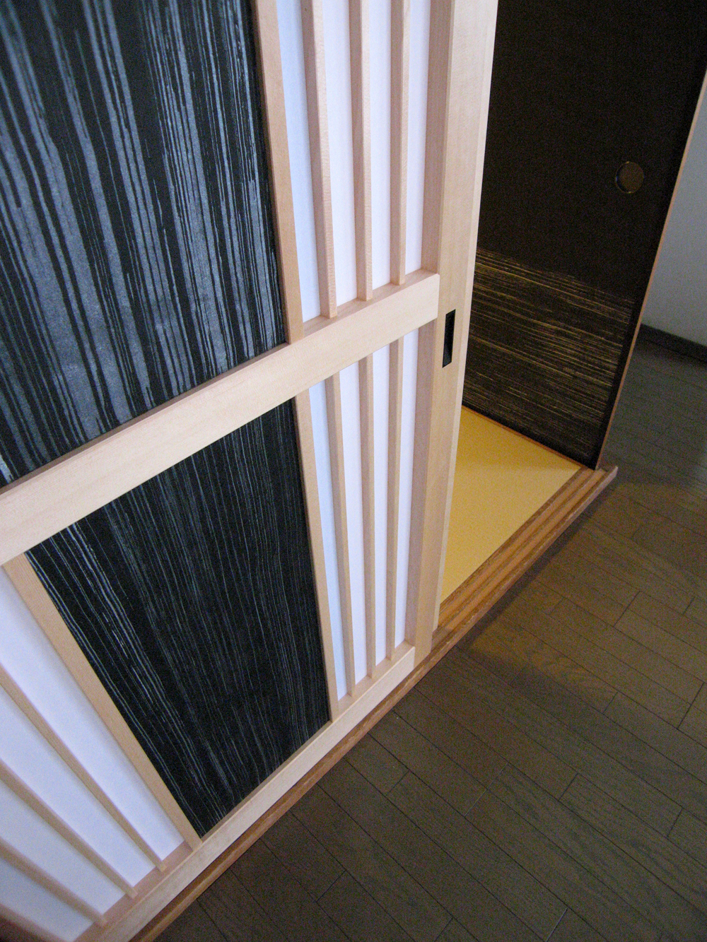 雲母刷毛引き障子建具