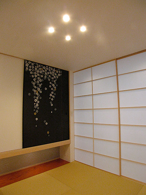 壁面パネルのような桜柄の襖「金パール入・爛漫」・大阪市都島区
