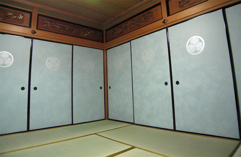 社寺紋型の襖