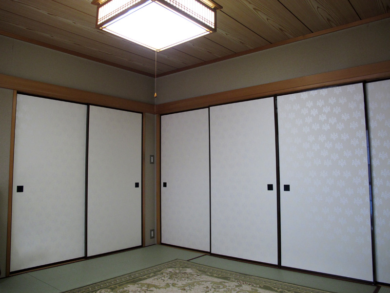 桐の襖（ふすま）