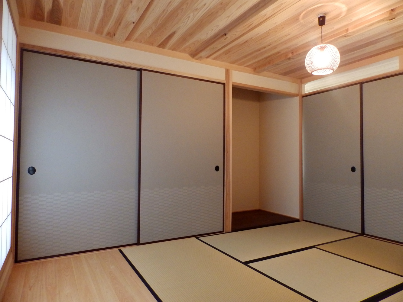 京からかみの襖（ふすま）「つぼつぼ」他