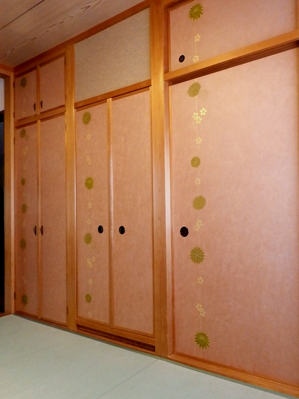 柿渋和紙に「菊桜つなぎ」