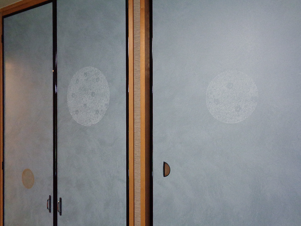 丈長両開き「伊勢型紙砂子振り」の襖