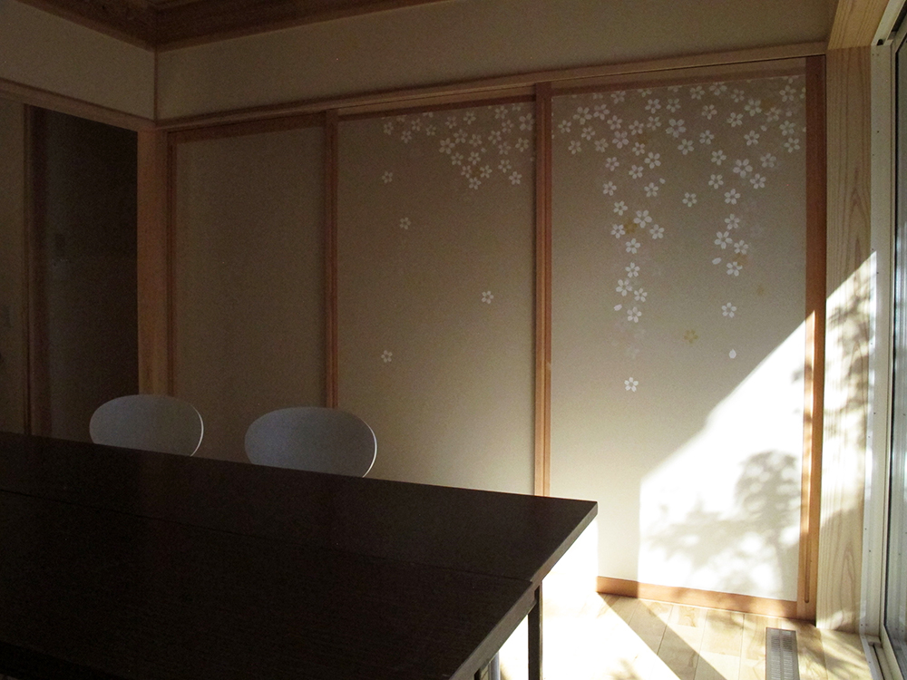 葡萄柄のふすまと爛漫柄のふすま